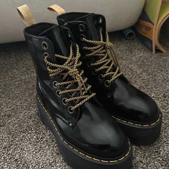 DR. MARTENS Jadon Womens Platform Boots - Picture 3 of 7